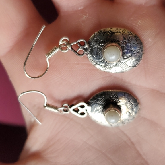 New Pearl Silver Earrings. - Picture 2 of 8